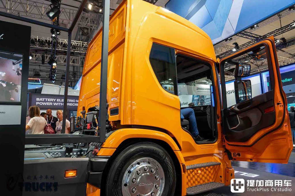 IAA 2026: The Familiar Scania, With a Different "Low Profile": In-Depth Photo Review of the 30 L Pure-Electric Low-Entry Truck