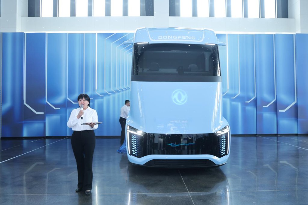 Dongfeng Commercial Vehicles Sci-Tech Innovation Center Officially Opens, Anchoring a New Journey of Independent R&D