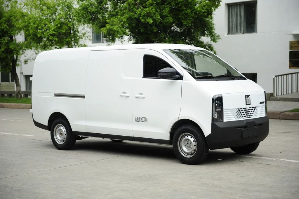 In the Era Where Scenarios Reign, the Qingling Linglong VAN Excels at Business, Family and Long Trips — a Full-Dimension Winner