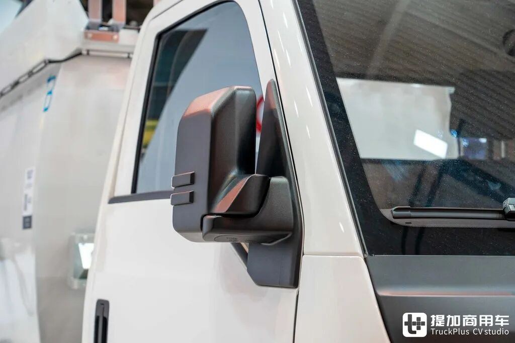 Is BYD's T4 Light Truck Headed for Europe? The Overseas T35 Makes Its Hanover Debut