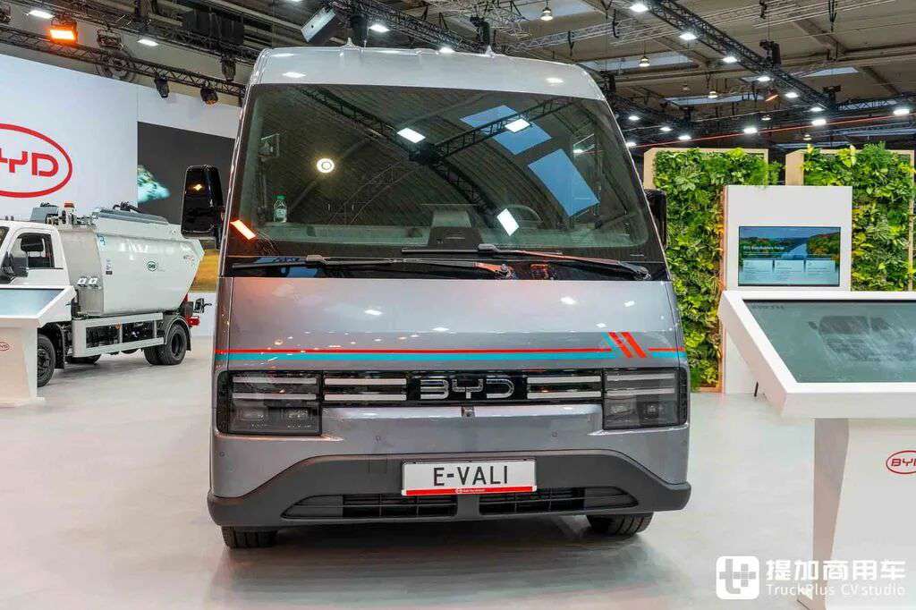 A BYD Van Rarely Seen at Home? Four-Wheel Drive Option and Vehicle-to-Load Discharge — BYD E-Vali in Depth