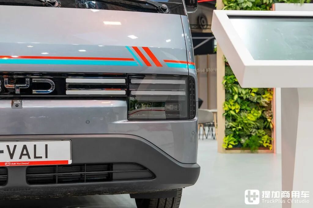 A BYD Van Rarely Seen at Home? Four-Wheel Drive Option and Vehicle-to-Load Discharge — BYD E-Vali in Depth
