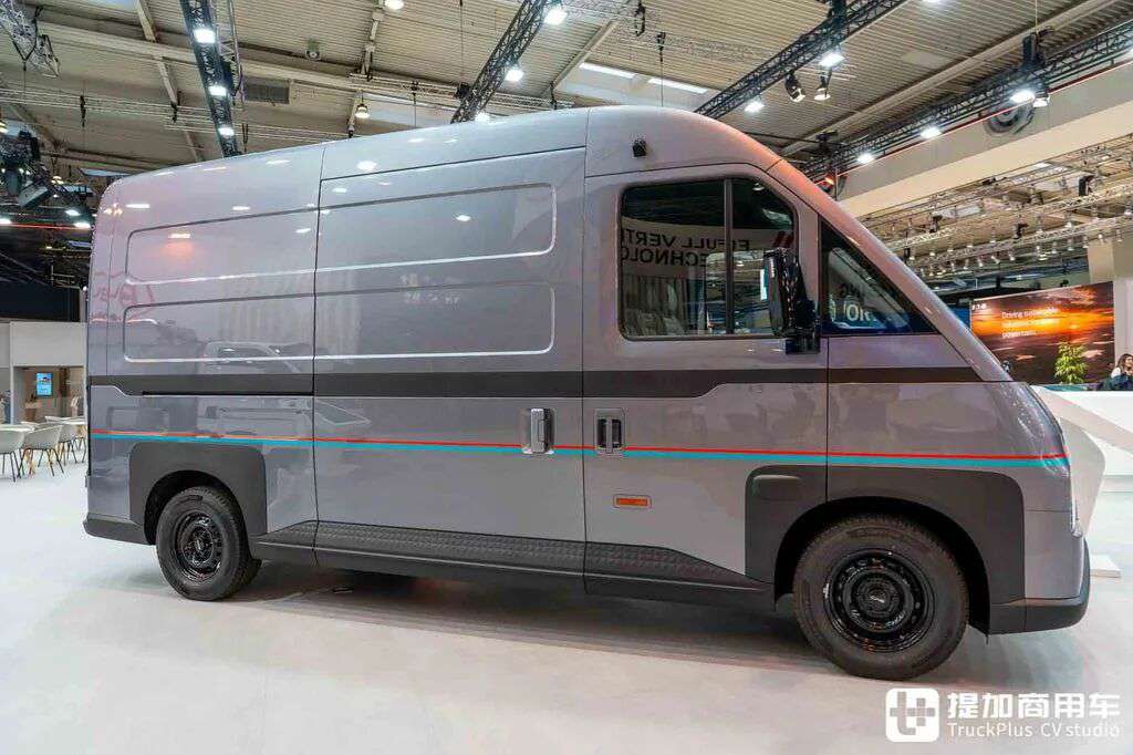 A BYD Van Rarely Seen at Home? Four-Wheel Drive Option and Vehicle-to-Load Discharge — BYD E-Vali in Depth