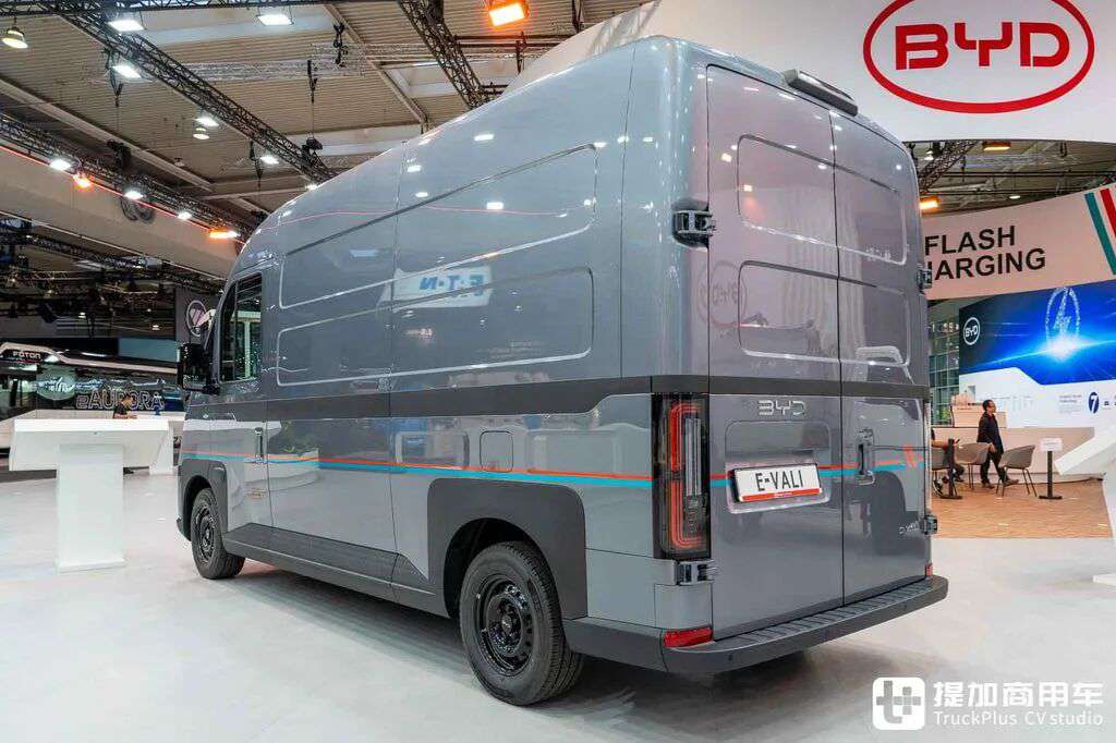 A BYD Van Rarely Seen at Home? Four-Wheel Drive Option and Vehicle-to-Load Discharge — BYD E-Vali in Depth