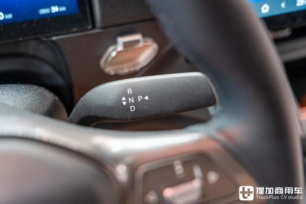 A BYD Van Rarely Seen at Home? Four-Wheel Drive Option and Vehicle-to-Load Discharge — BYD E-Vali in Depth